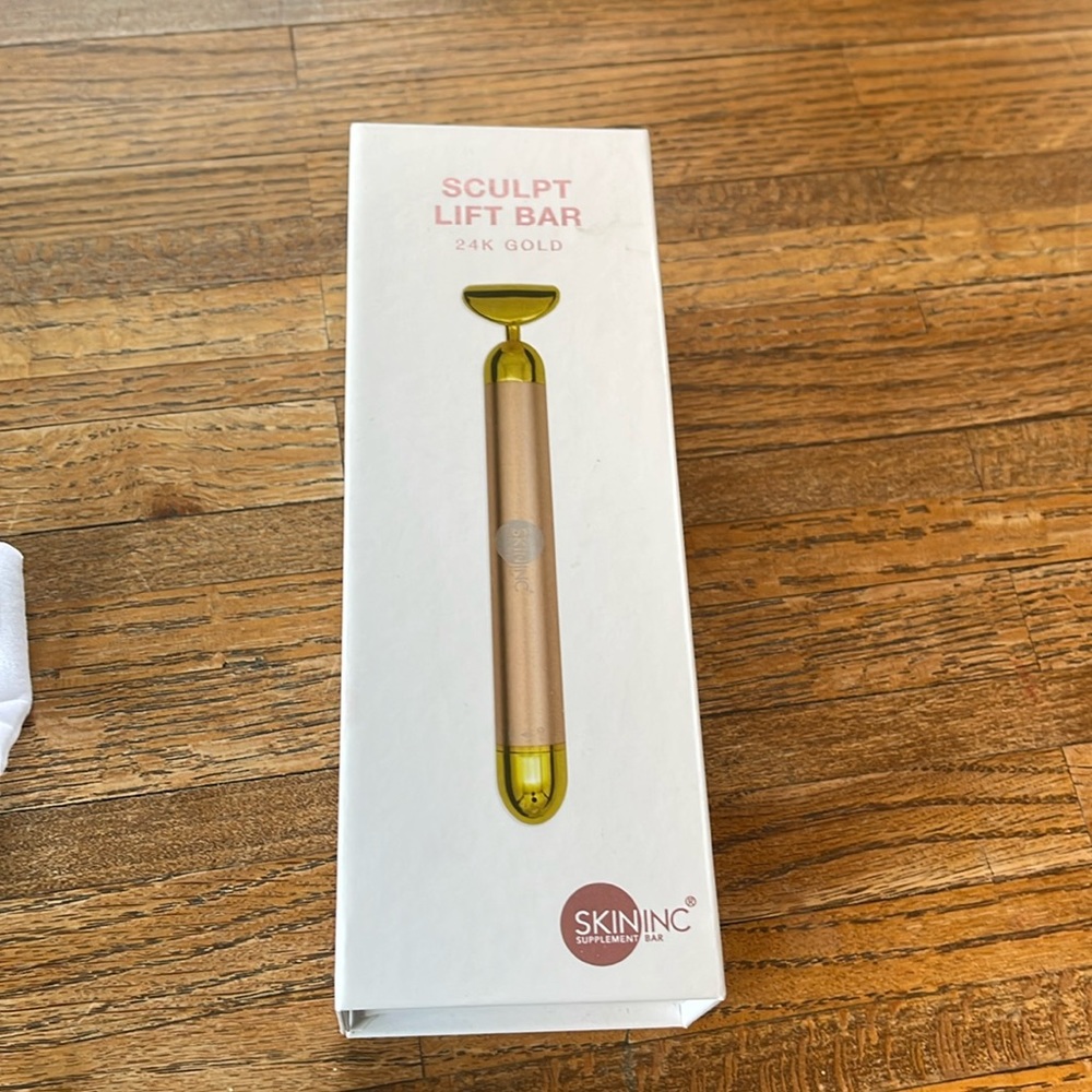SKIN INC SCULPT LIFT BAR-24K GOLD NEW IN BOX